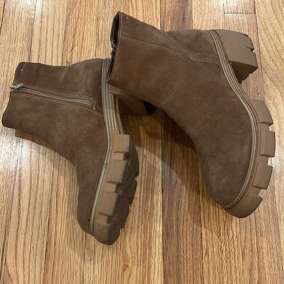 Chunky suede bootie - Picture 2 of 8